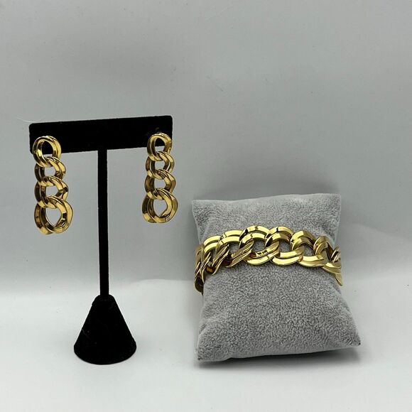 Monet matching chain link bracelet and earrings set - Picture 1 of 7